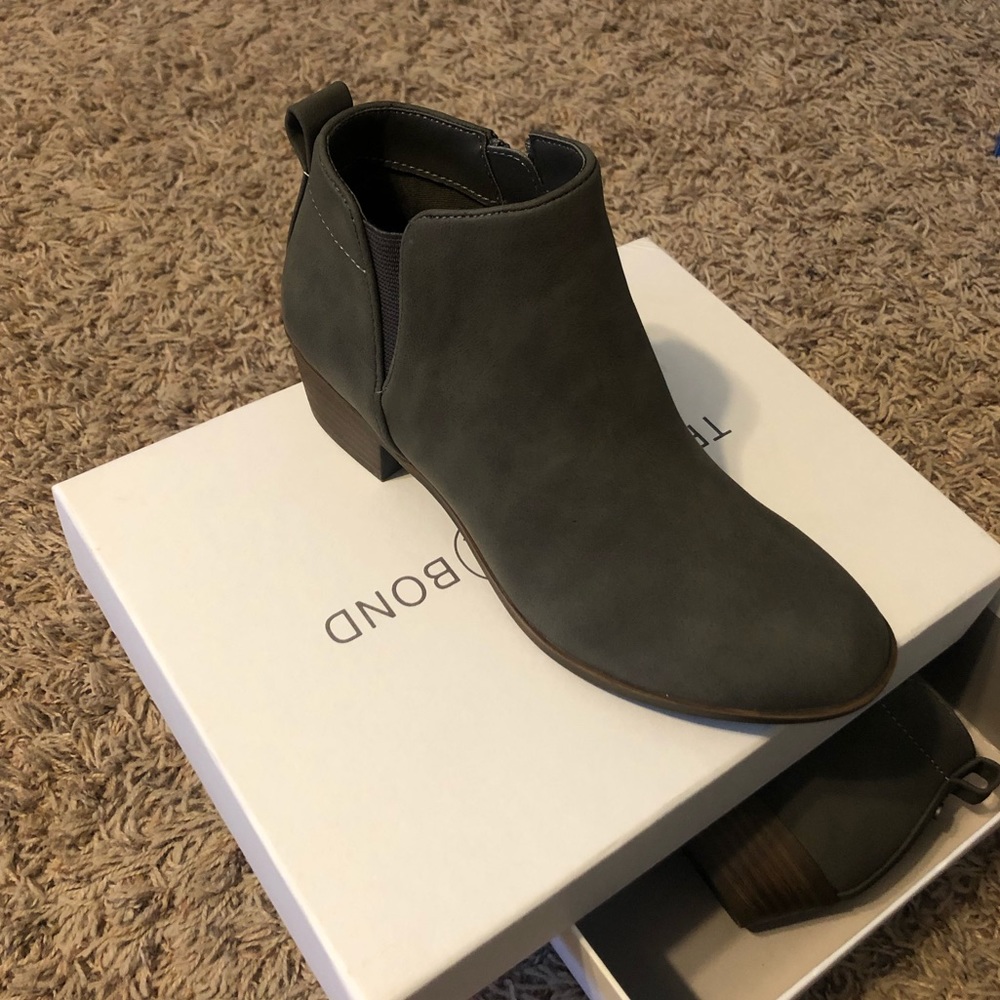 Brand new girl booties.